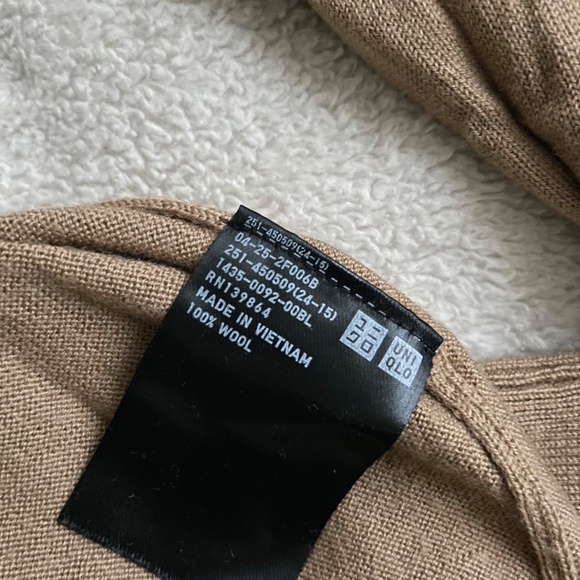 Uniqlo Merino Wool Crewneck Sweater Tan/Camel - Picture 6 of 7